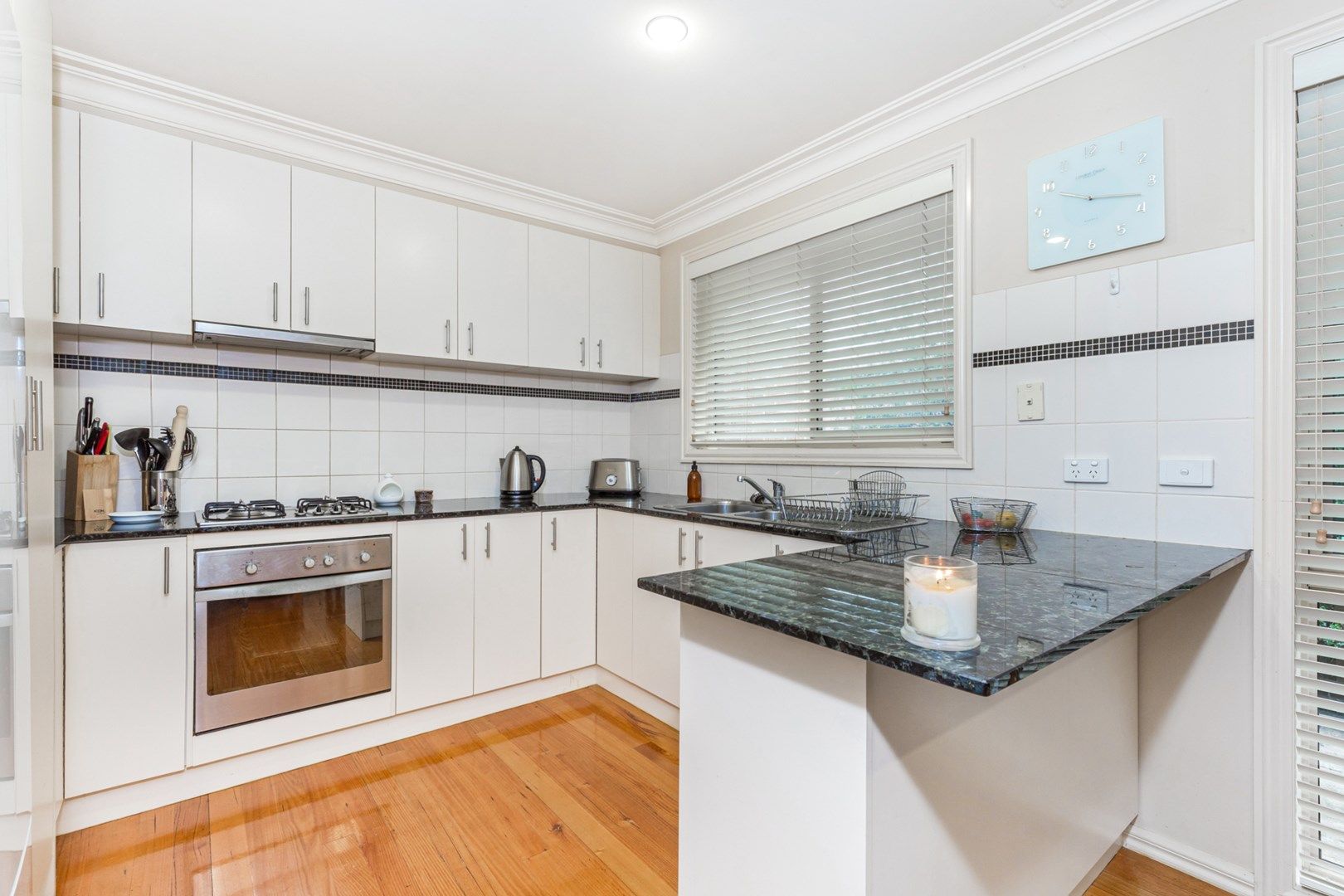3 bedrooms Apartment / Unit / Flat in 2/21 Poole Street BURWOOD VIC, 3125