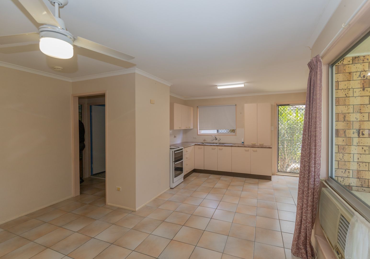 1/12 Seymour St, Deception Bay QLD 4508 House For Rent 400 Domain