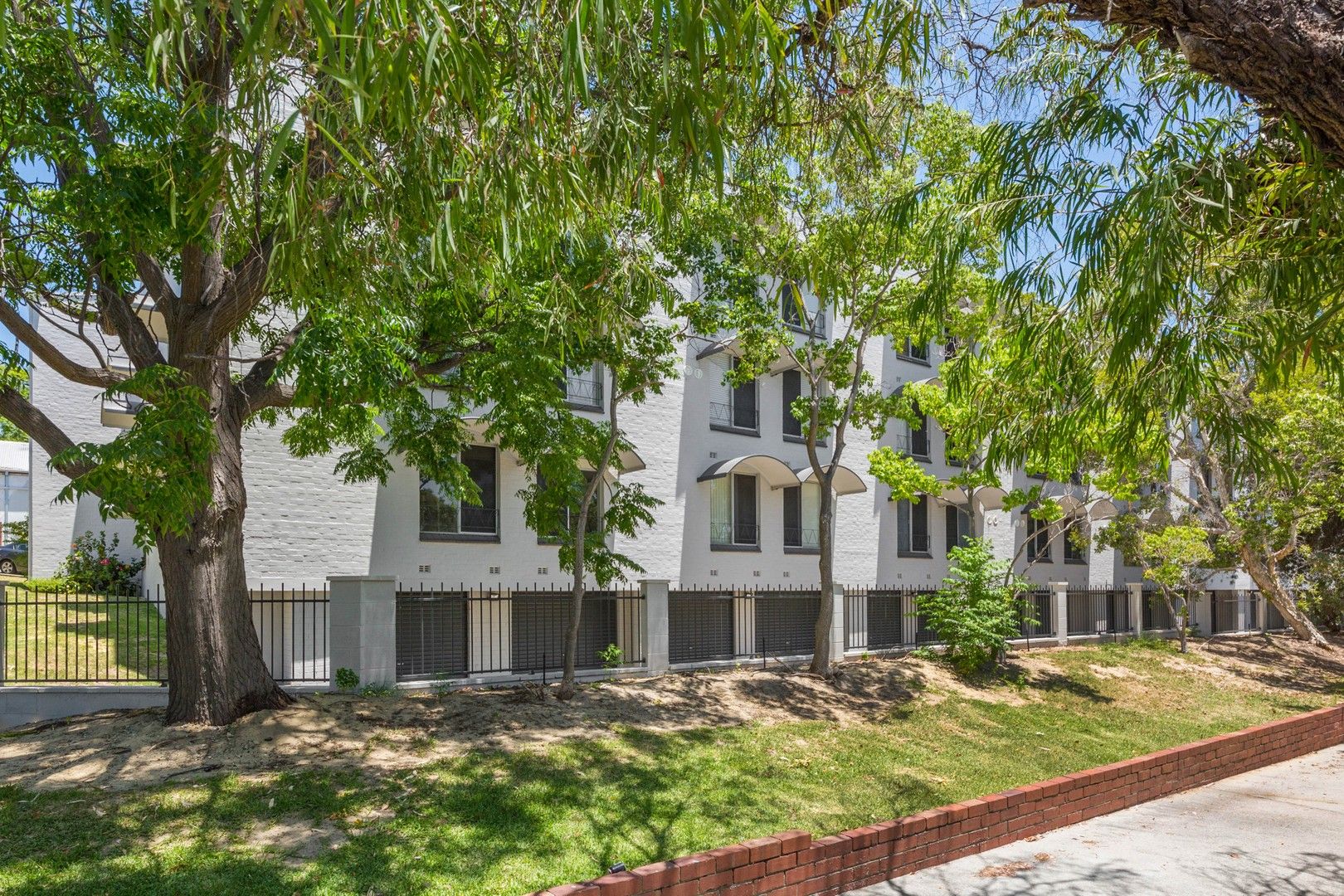 2 bedrooms Apartment / Unit / Flat in 2/381 Barker Road SUBIACO WA, 6008