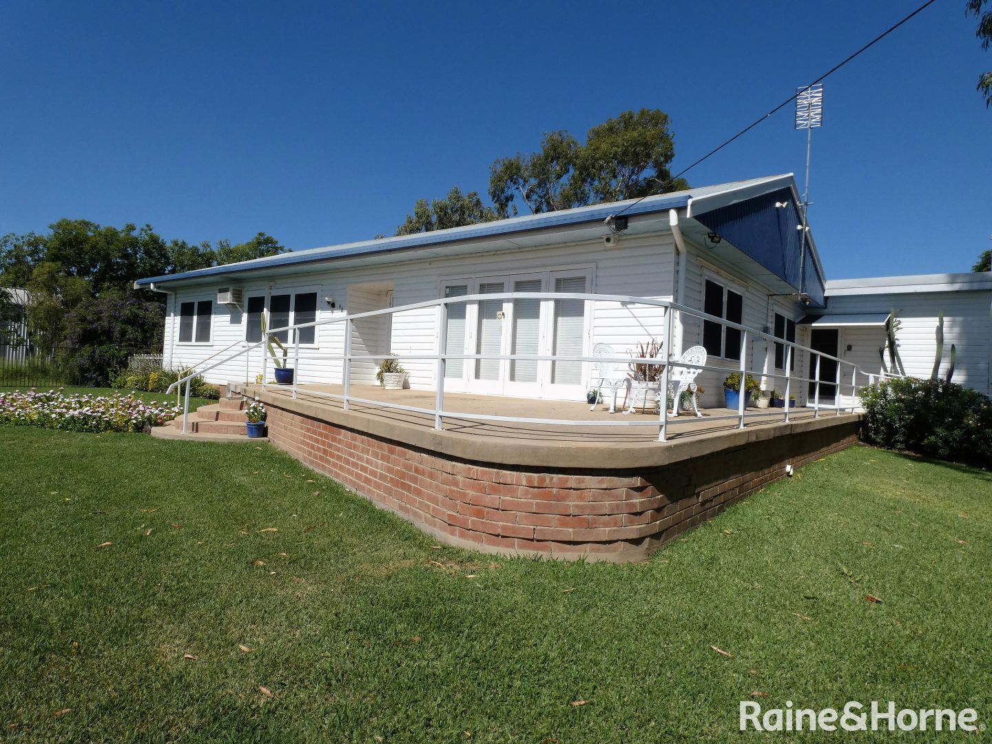 12 Carol Avenue, Moree NSW 2400, Image 2