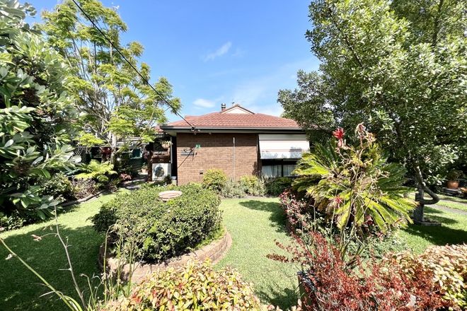 Picture of 83 Coonanga Avenue, HALEKULANI NSW 2262