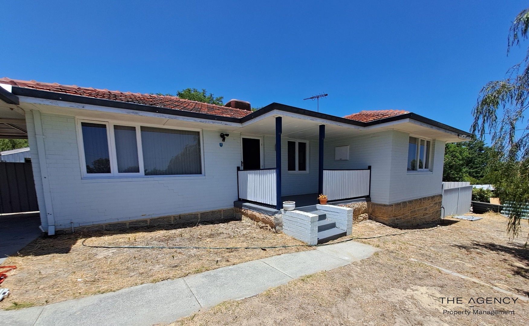 4 bedrooms House in 16 Keeley Way GIRRAWHEEN WA, 6064