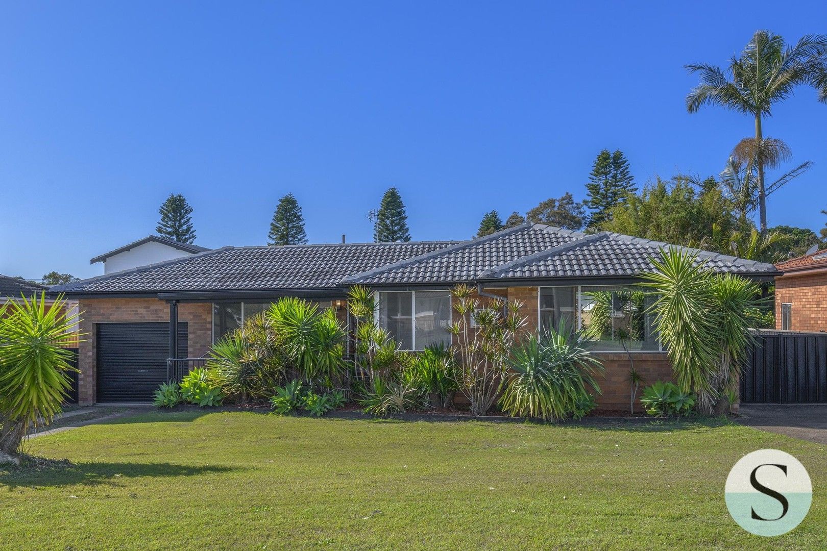 6 Braemar Road, Caves Beach NSW 2281, Image 0