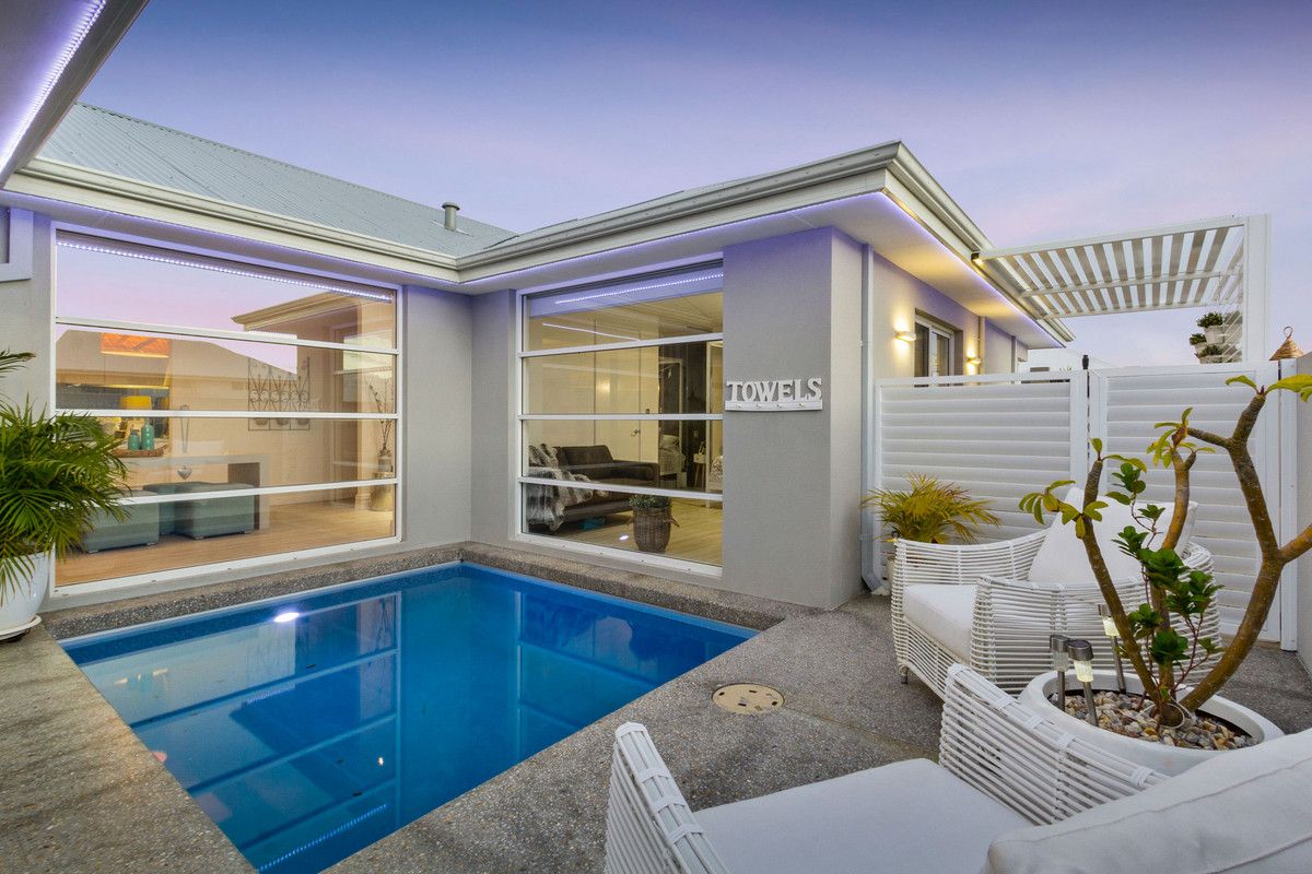 68 O'Mara Boulevard, Iluka WA 6028, Image 1