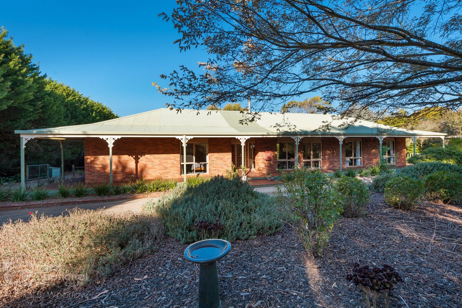 6 Desmond Crescent, Romsey VIC 3434, Image 2