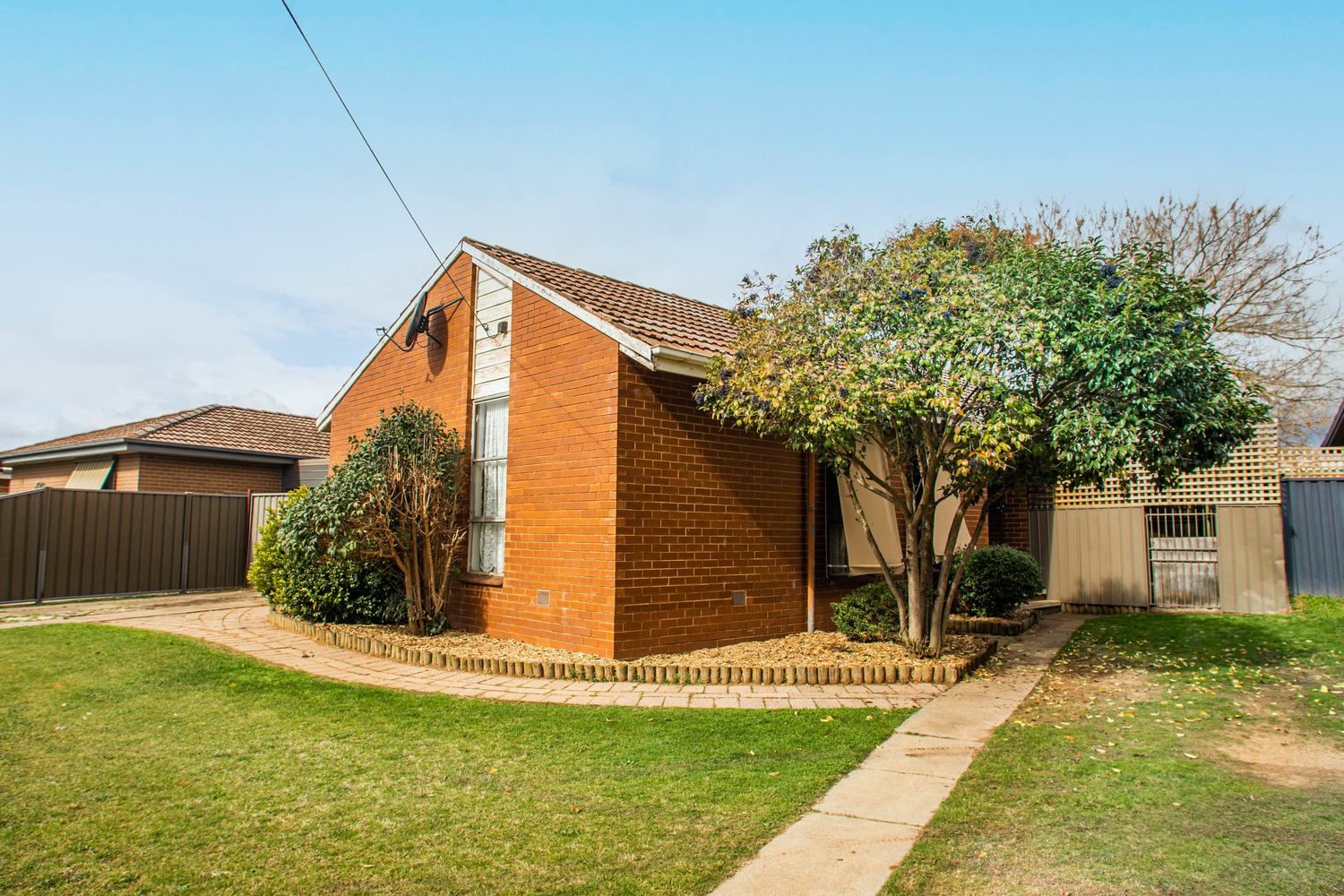 3 bedrooms House in 26 Westmorland Crescent SHEPPARTON VIC, 3630