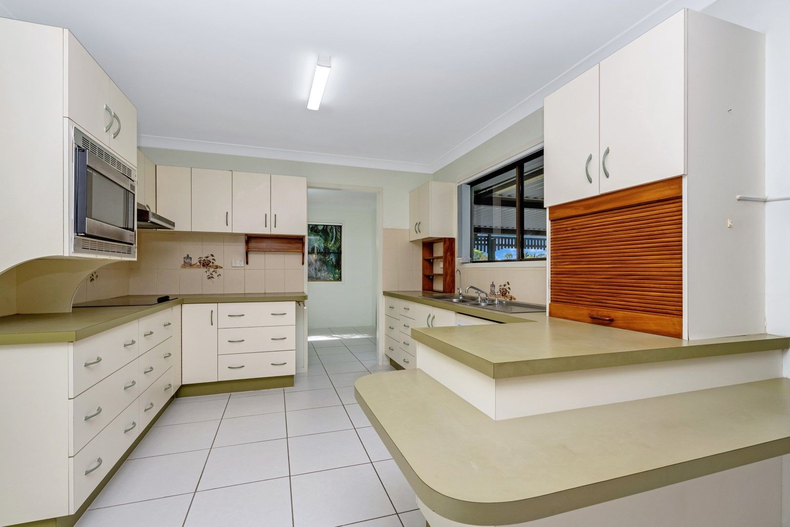 6 Reid Court, Kirwan QLD 4817, Image 2