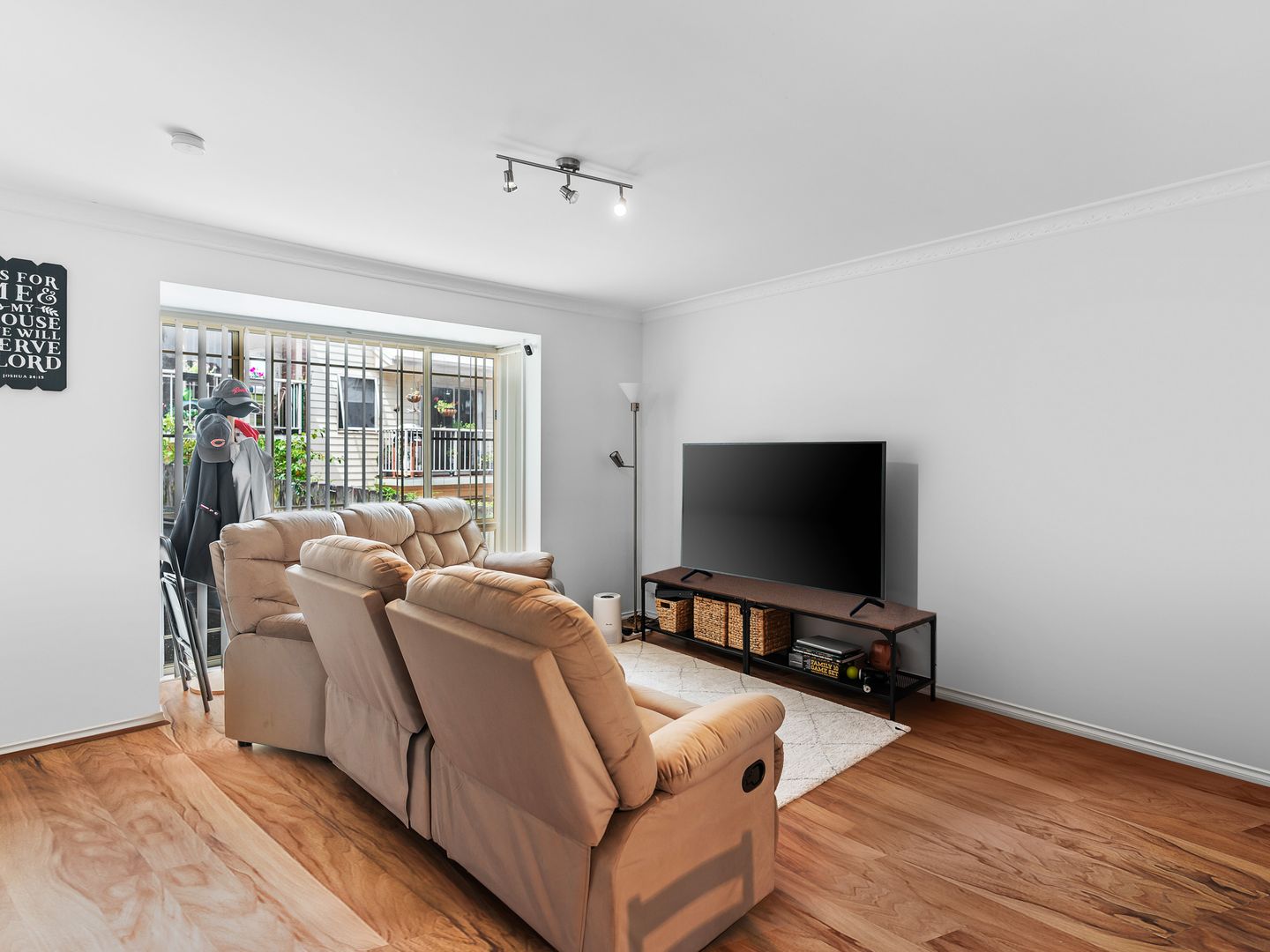 4/165 Gertrude Street, Gosford NSW 2250, Image 2