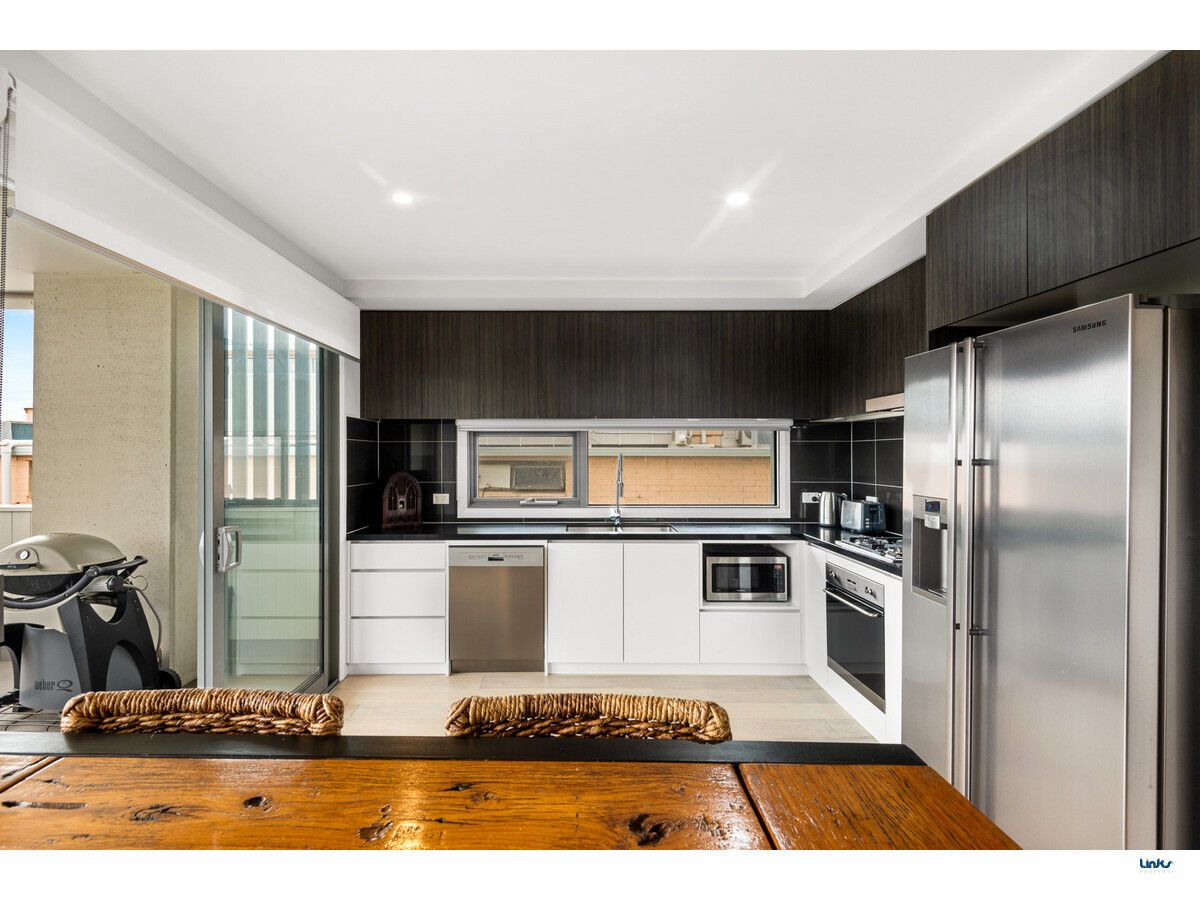 2 bedrooms Apartment / Unit / Flat in 6/42 Bell Street TORQUAY VIC, 3228