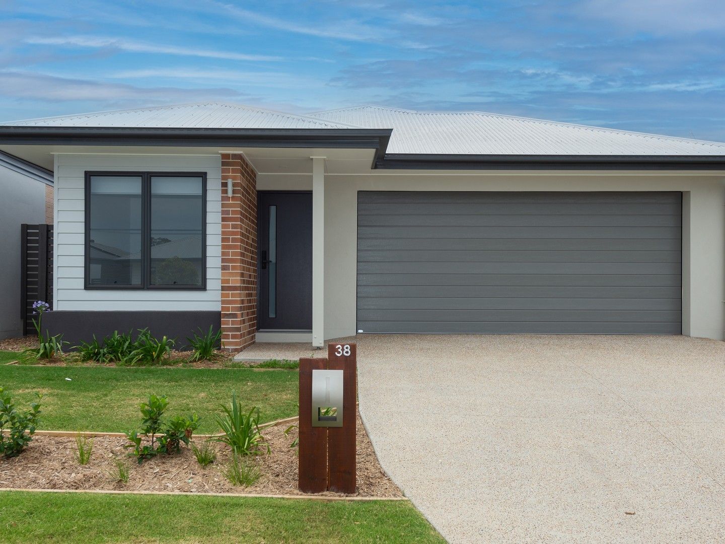 4 bedrooms House in 38 Skybury Street ORMEAU QLD, 4208