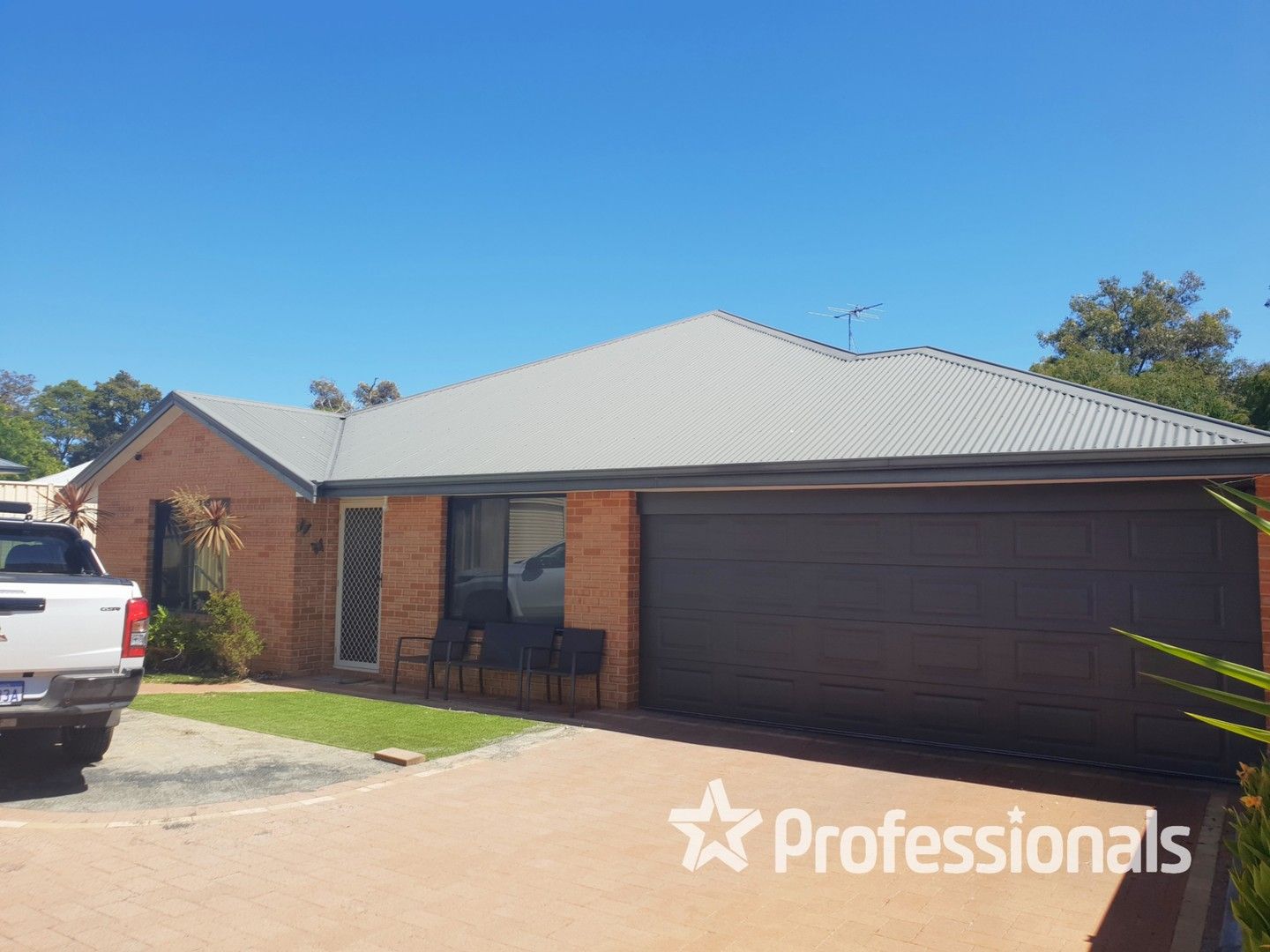5 bedrooms House in 35 Polwarth Circuit EATON WA, 6232