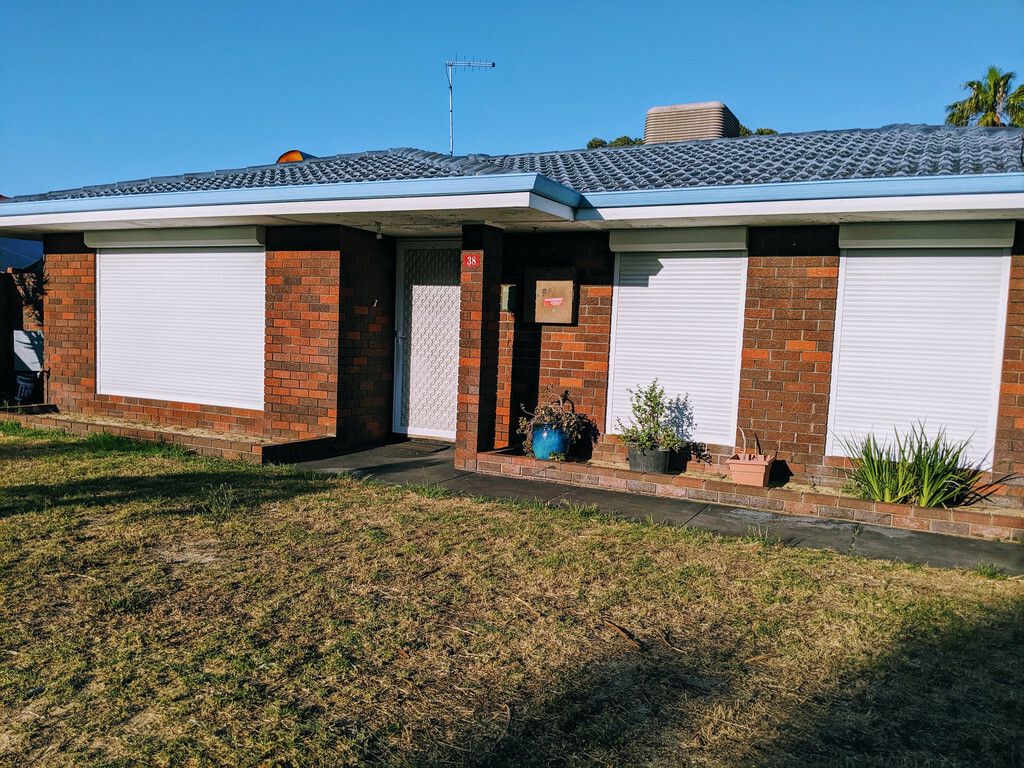 3 bedrooms House in 38 Blackmore Ave GIRRAWHEEN WA, 6064