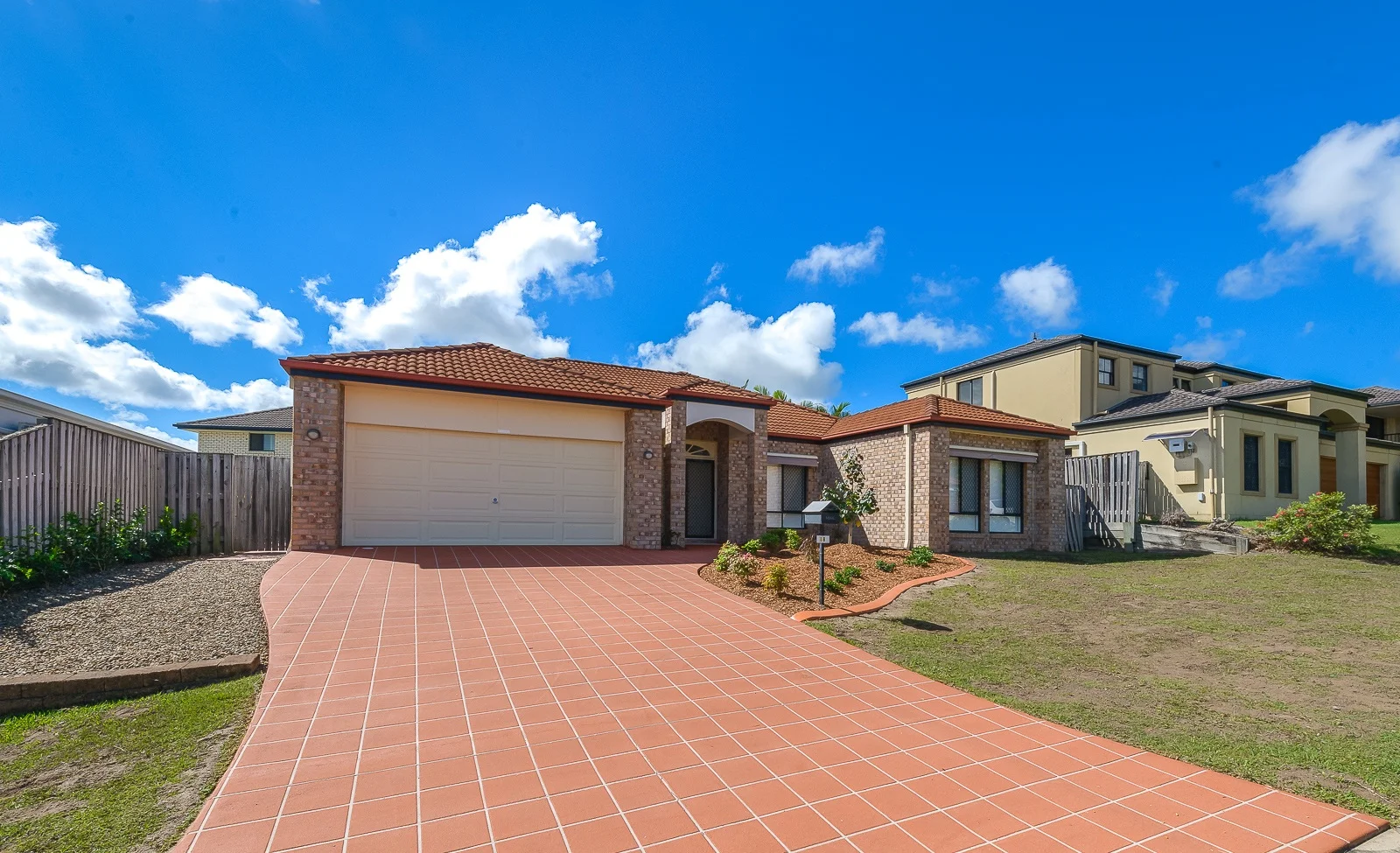 18 Bergamo Drive, Varsity Lakes QLD 4227