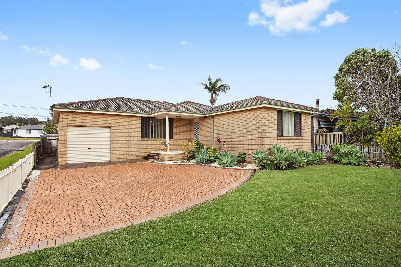 42 Maxwell Avenue, Gorokan NSW 2263, Image 0