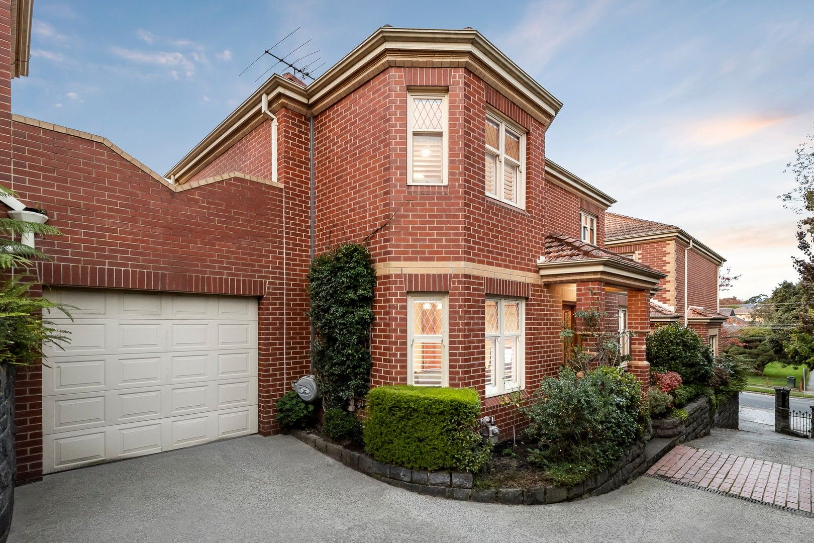 2/211 Highfield Road, Camberwell VIC 3124, Image 0