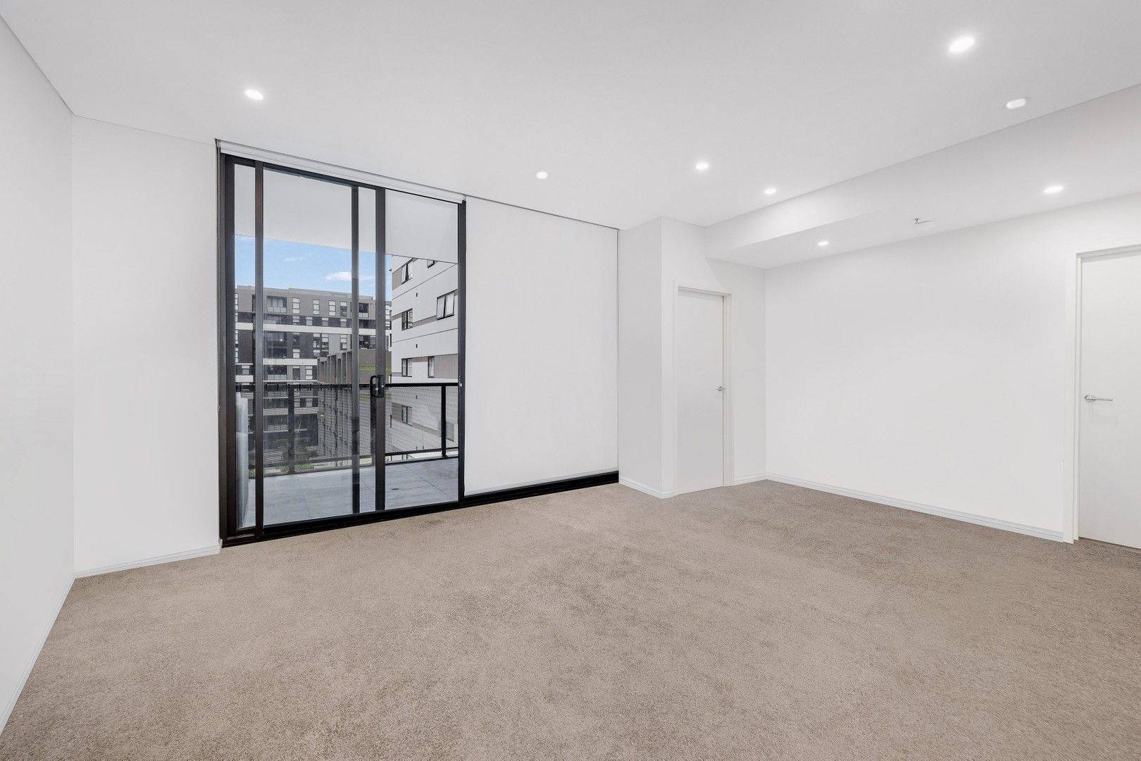 2 bedrooms Apartment / Unit / Flat in 637/2 Kirby Walk ZETLAND NSW, 2017