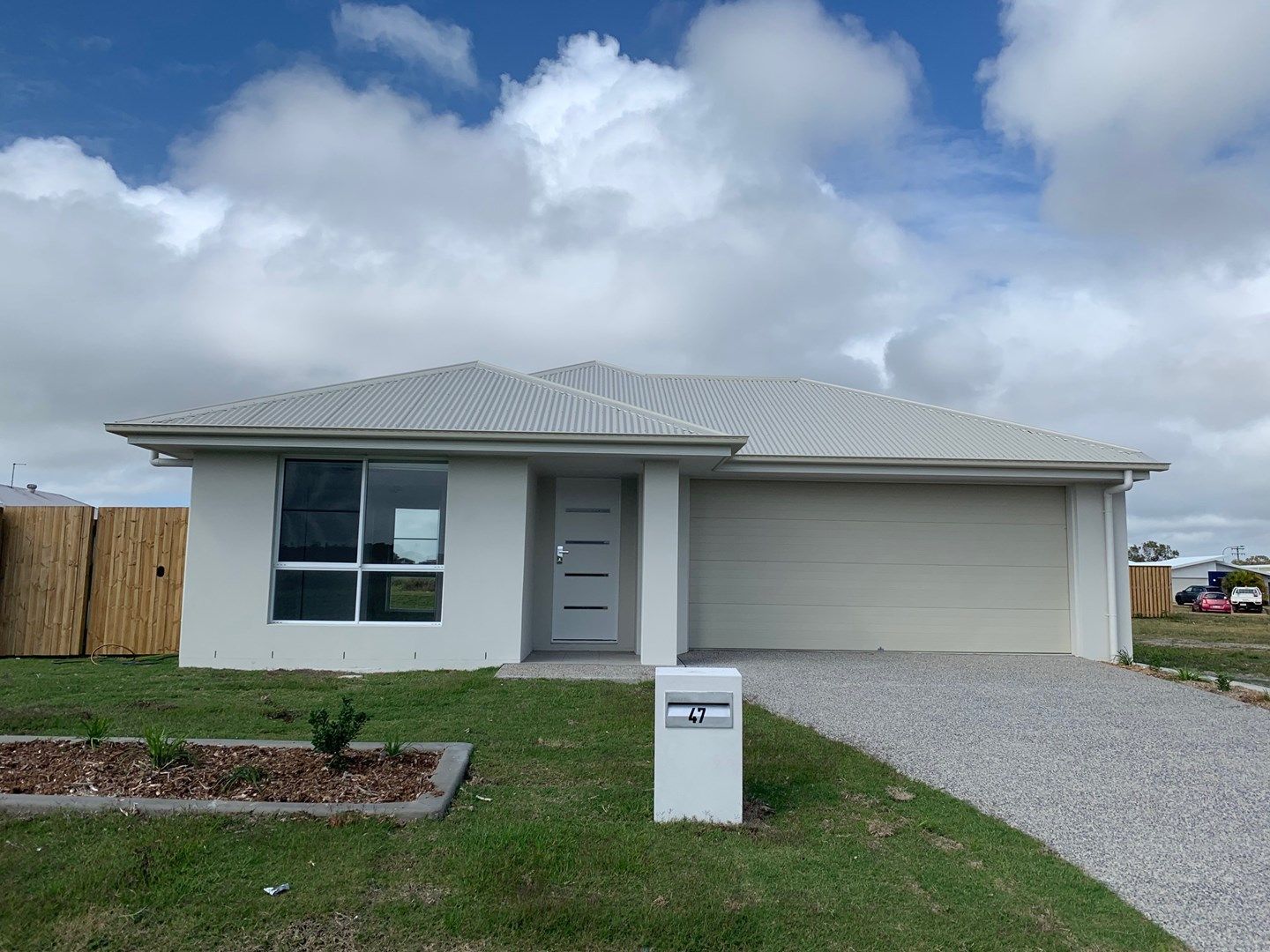 4 bedrooms House in 47 Chenoweth Drive BLACKS BEACH QLD, 4740