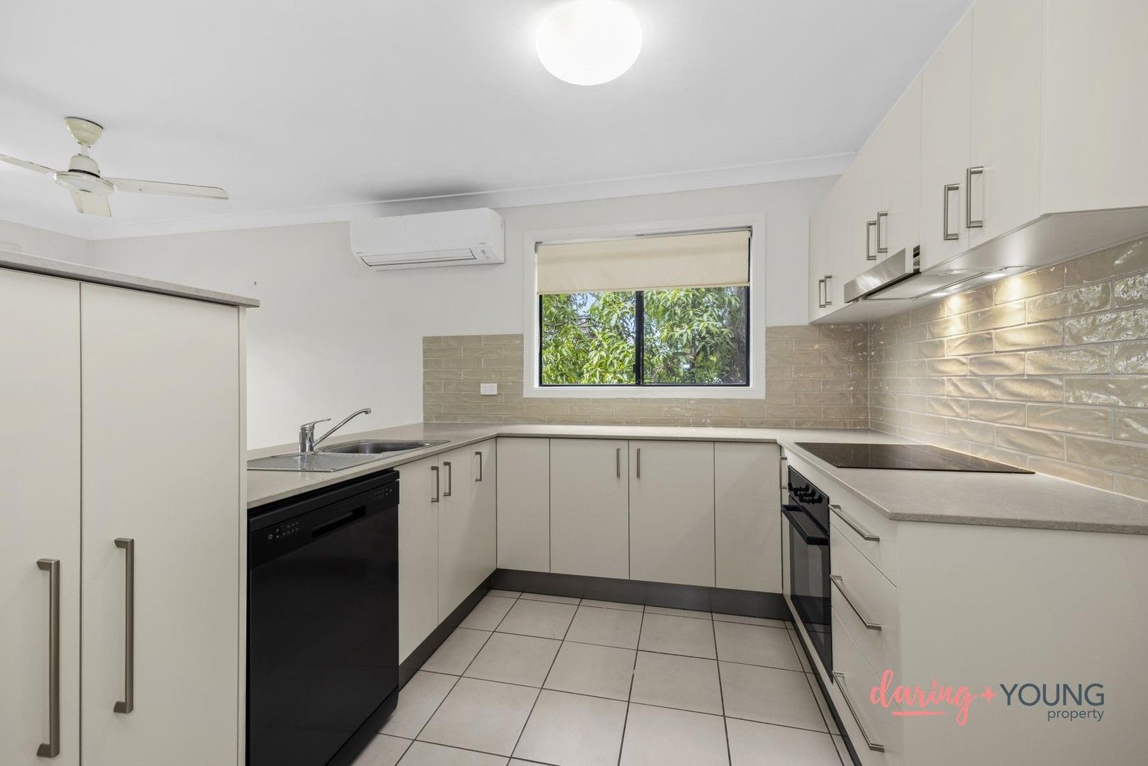 2 bedrooms House in 11/53-55 Kings Road PIMLICO QLD, 4812