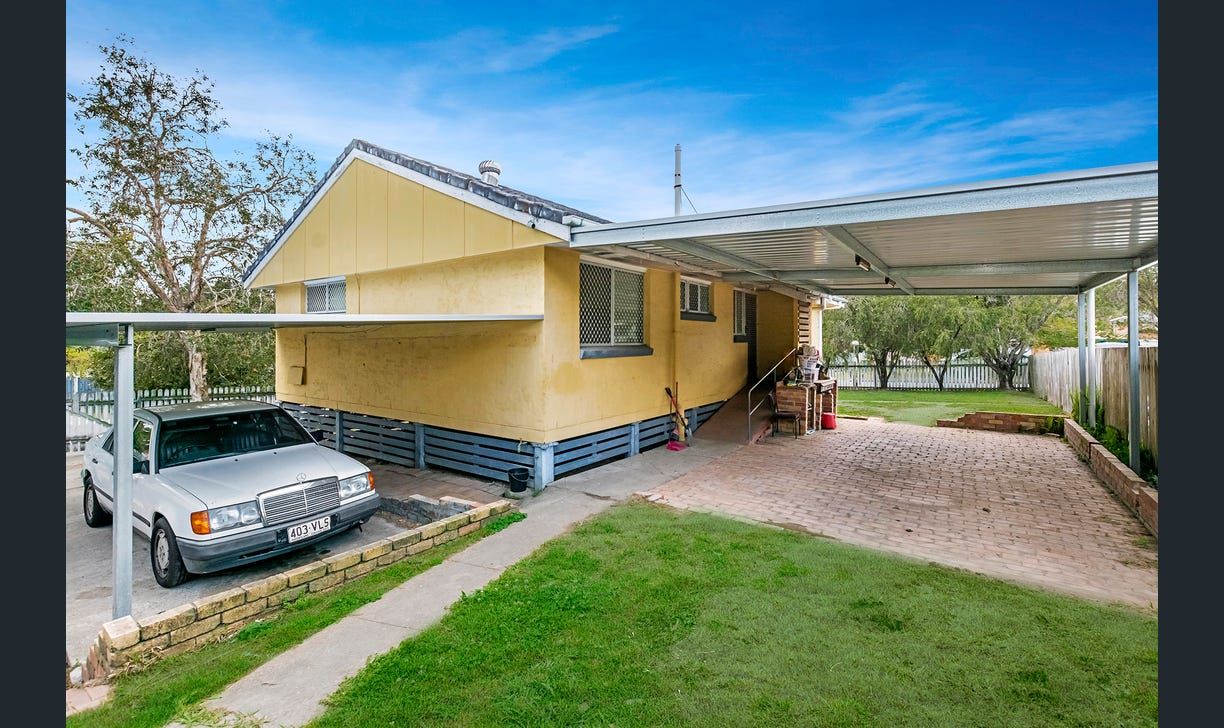 3 bedrooms House in 42 Hunter St WOODRIDGE QLD, 4114