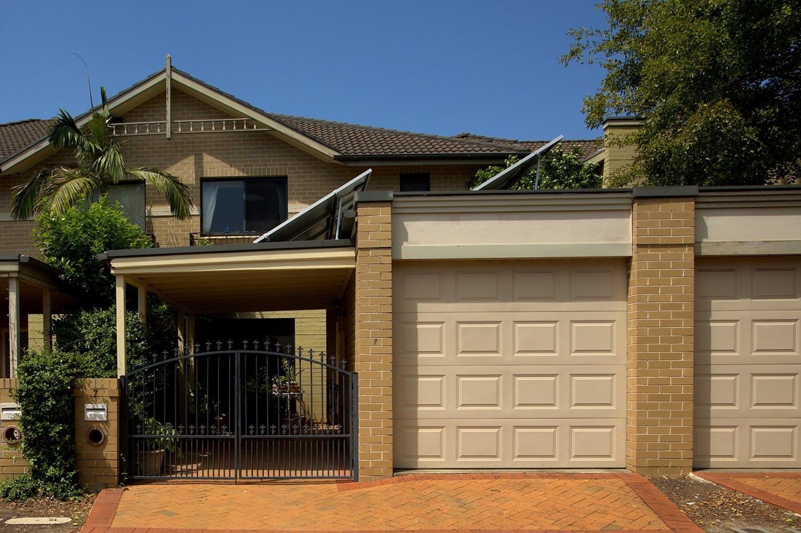 3 bedrooms Townhouse in 7 Charlton Dr LIBERTY GROVE NSW, 2138