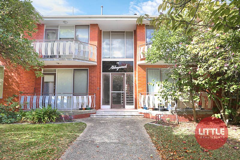 3 bedrooms Apartment / Unit / Flat in 2/13 Staniland Avenue MALVERN VIC, 3144