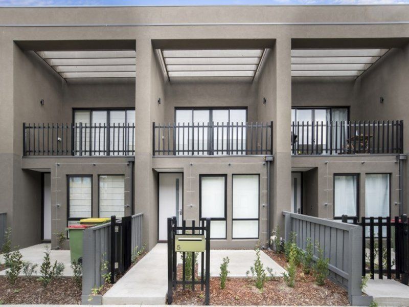 3 bedrooms Townhouse in 11 Kiln Walk MAIDSTONE VIC, 3012