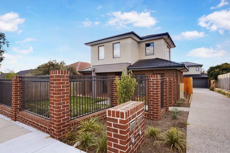 4 bedrooms Townhouse in 1/155 Highbury Road BURWOOD VIC, 3125