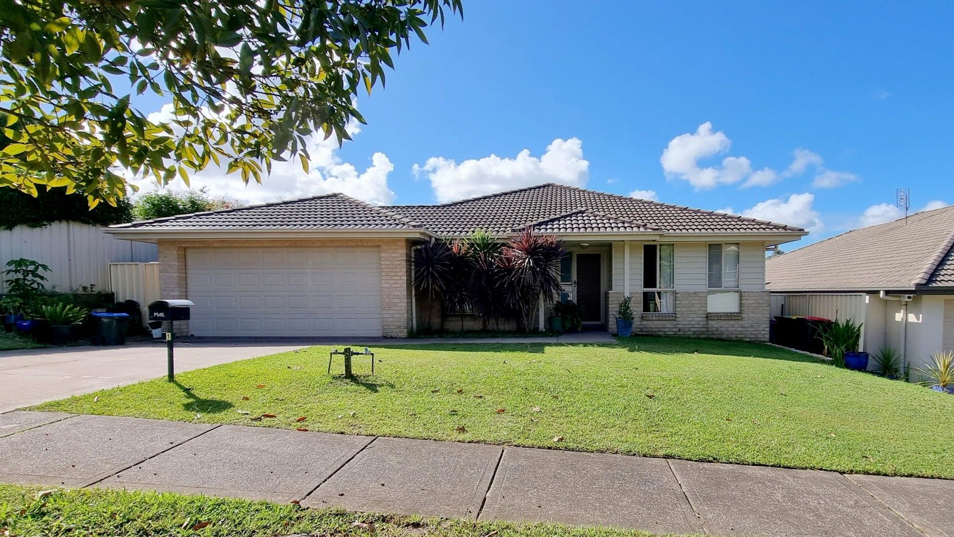 4 bedrooms House in 1 Rudd Avenue HAMLYN TERRACE NSW, 2259