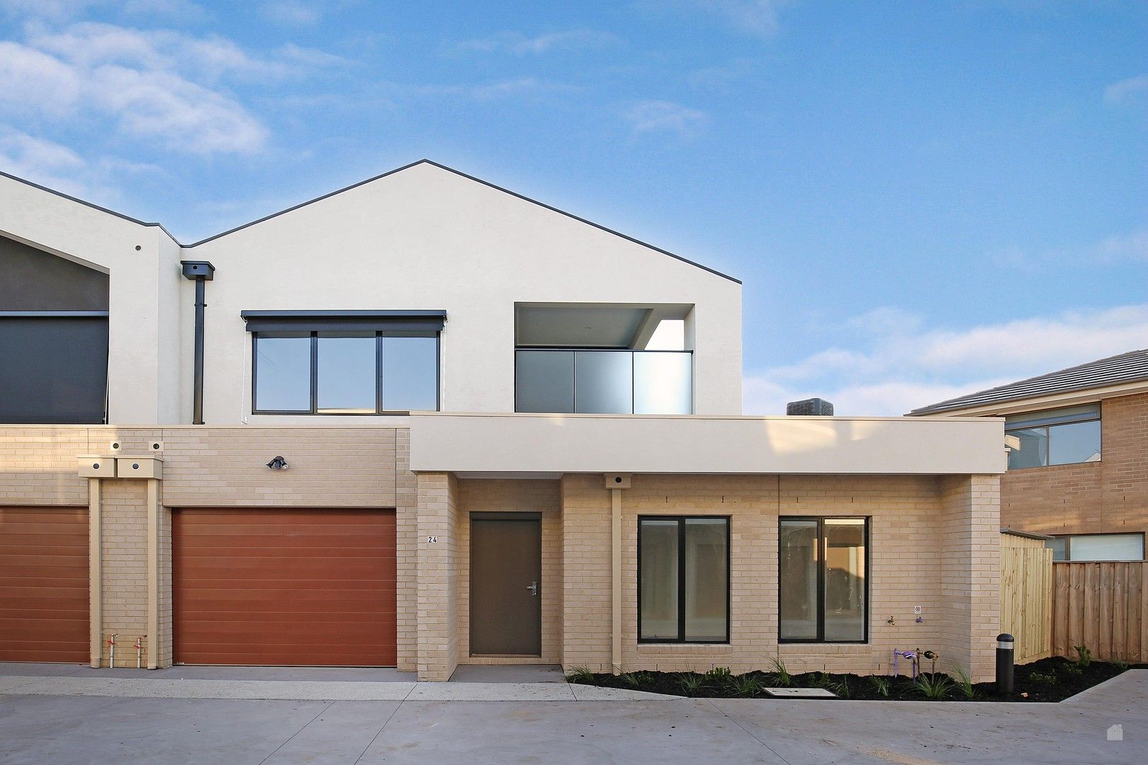 2 bedrooms Townhouse in 2 Mullavey Place WERRIBEE VIC, 3030