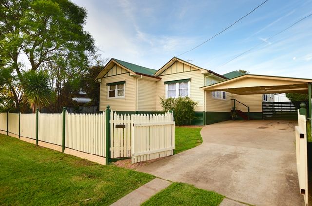 244 Beechworth Road Wodonga Vic 3690 House For Rent 384 416 Domain