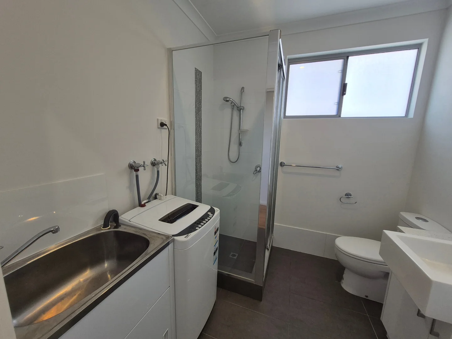 Additional image 16 of unit 5/360 Hardey Road, Cloverdale WA 6105