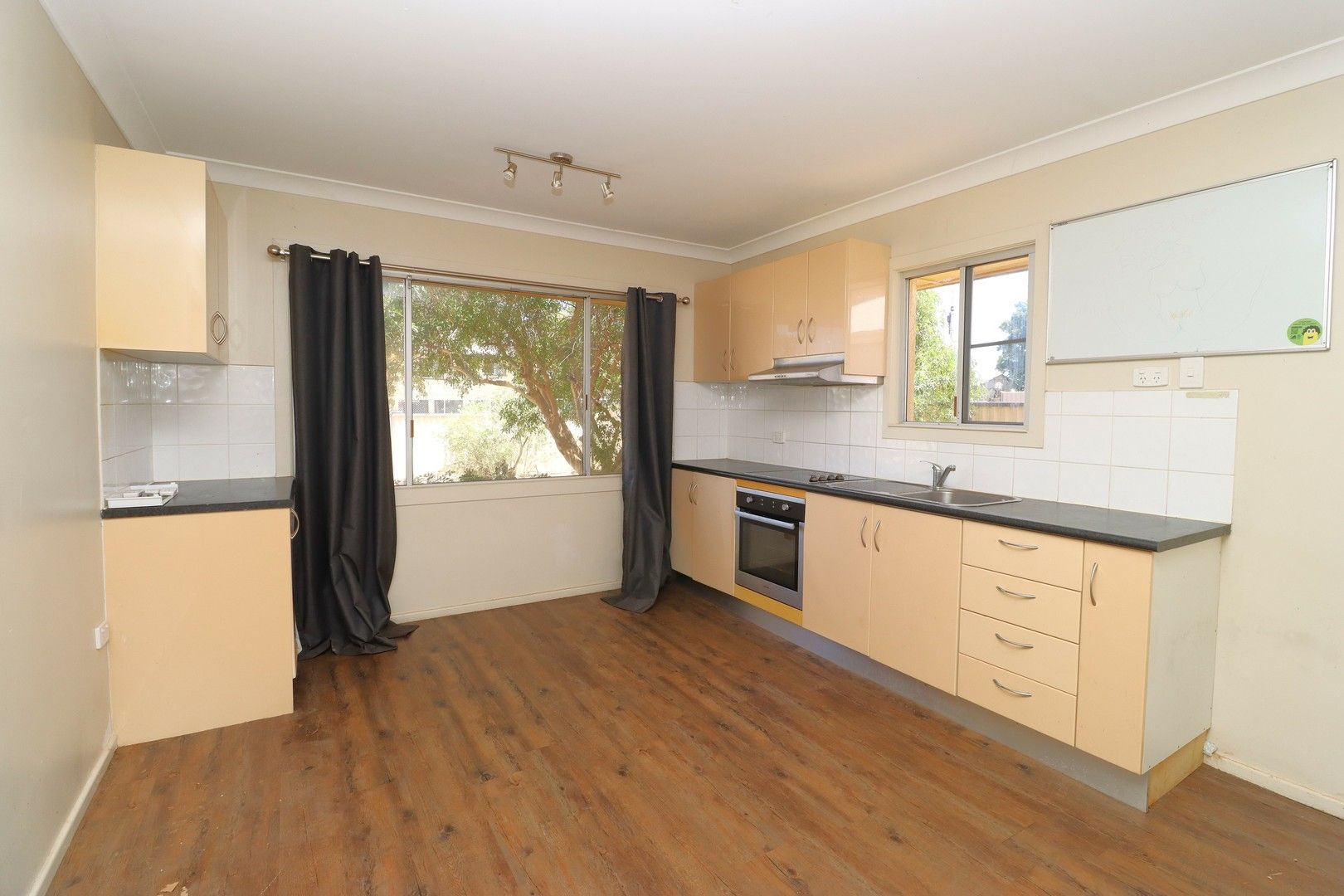 3 bedrooms House in 74 Kookaburra St MOUNT ISA QLD, 4825