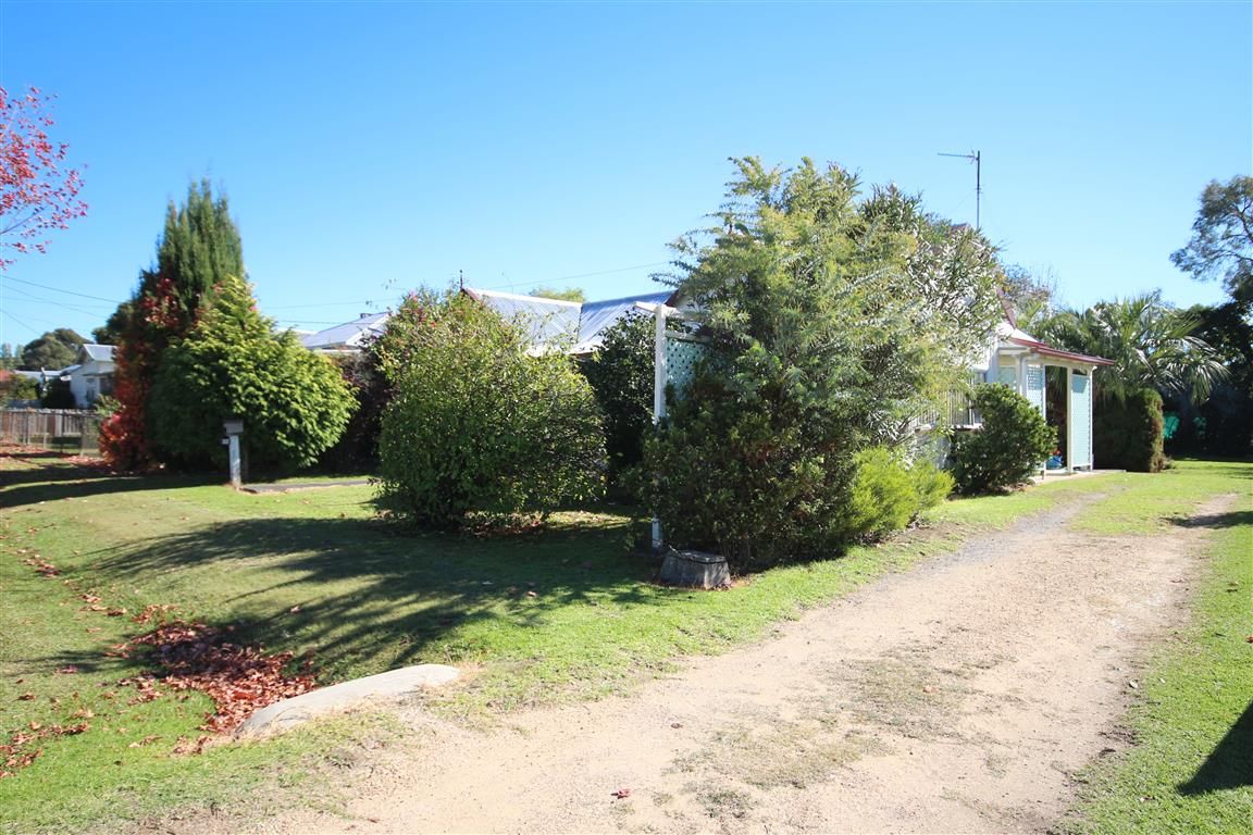 32 Margaret Street, Tenterfield NSW 2372, Image 2