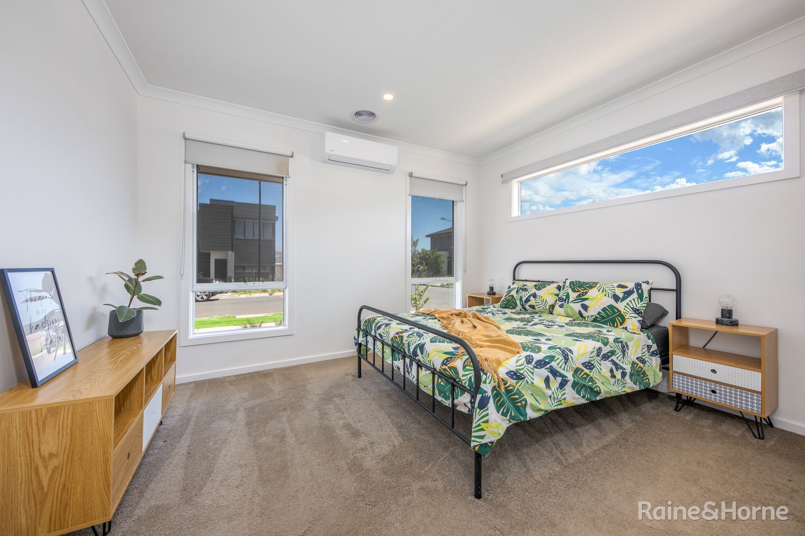 1 Homage Avenue, Fraser Rise VIC 3336, Image 2