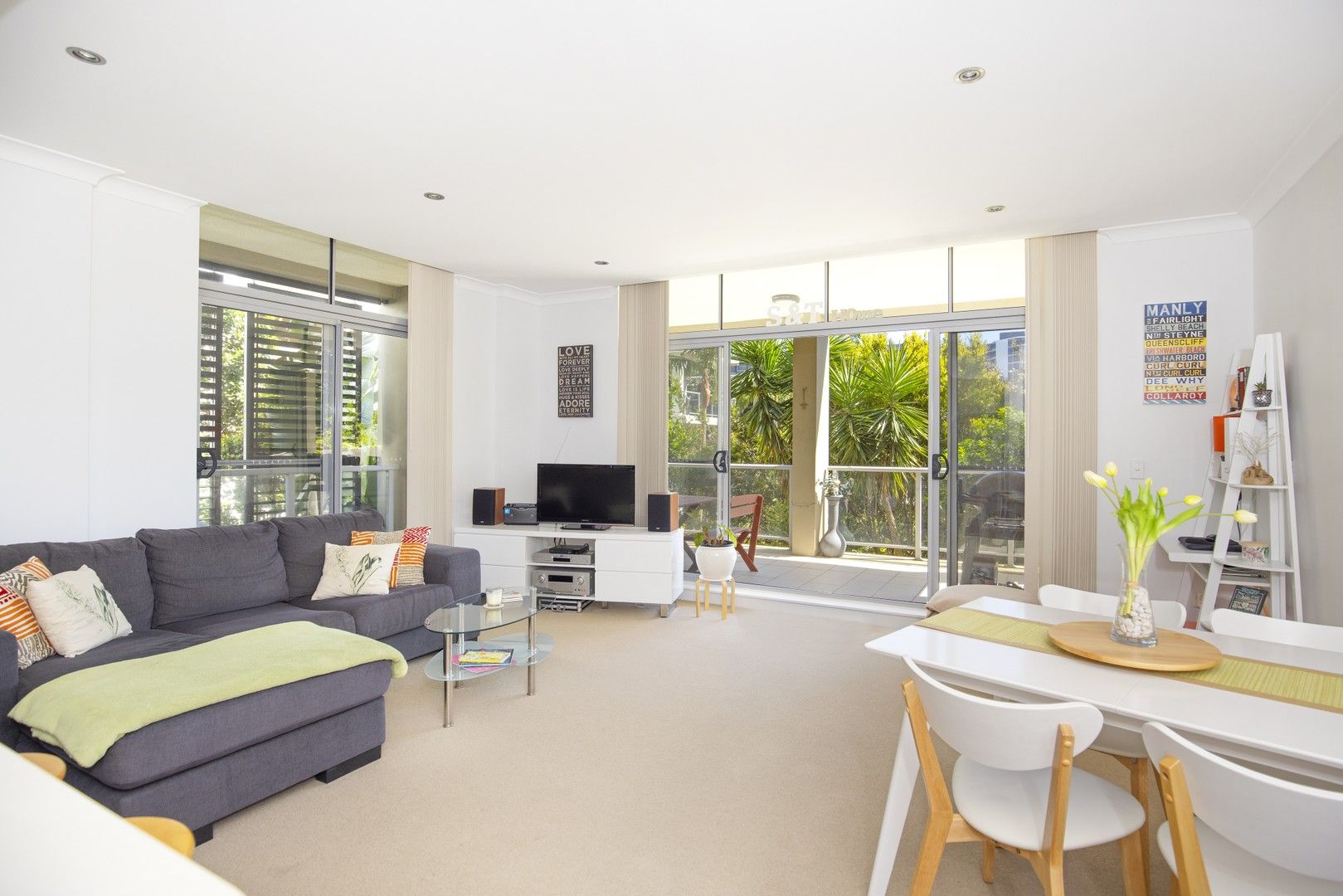 2 bedrooms Apartment / Unit / Flat in 17/28-32 Sturdee Parade DEE WHY NSW, 2099