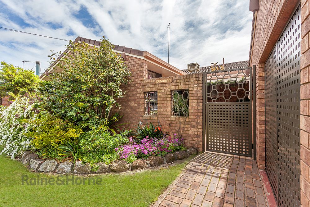 7 Banksia Street, Newtown QLD 4350, Image 2