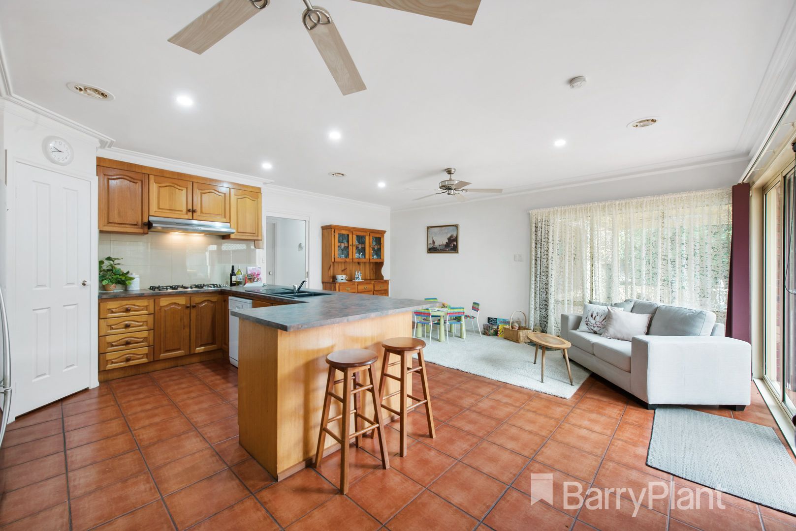 8 Darlingsford Boulevard, Melton VIC 3337, Image 2