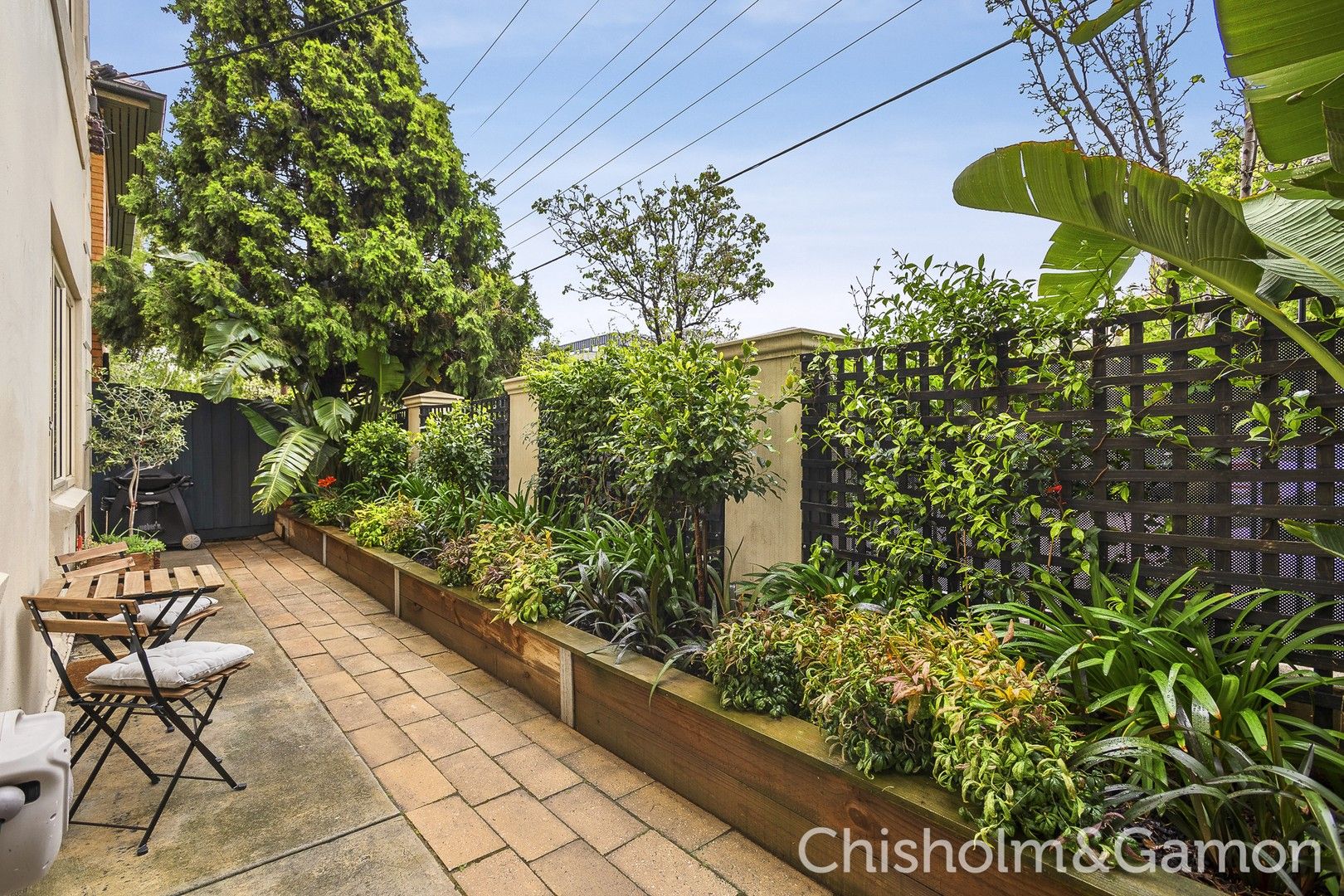 2 bedrooms Apartment / Unit / Flat in 1/33 Byron Street ELWOOD VIC, 3184