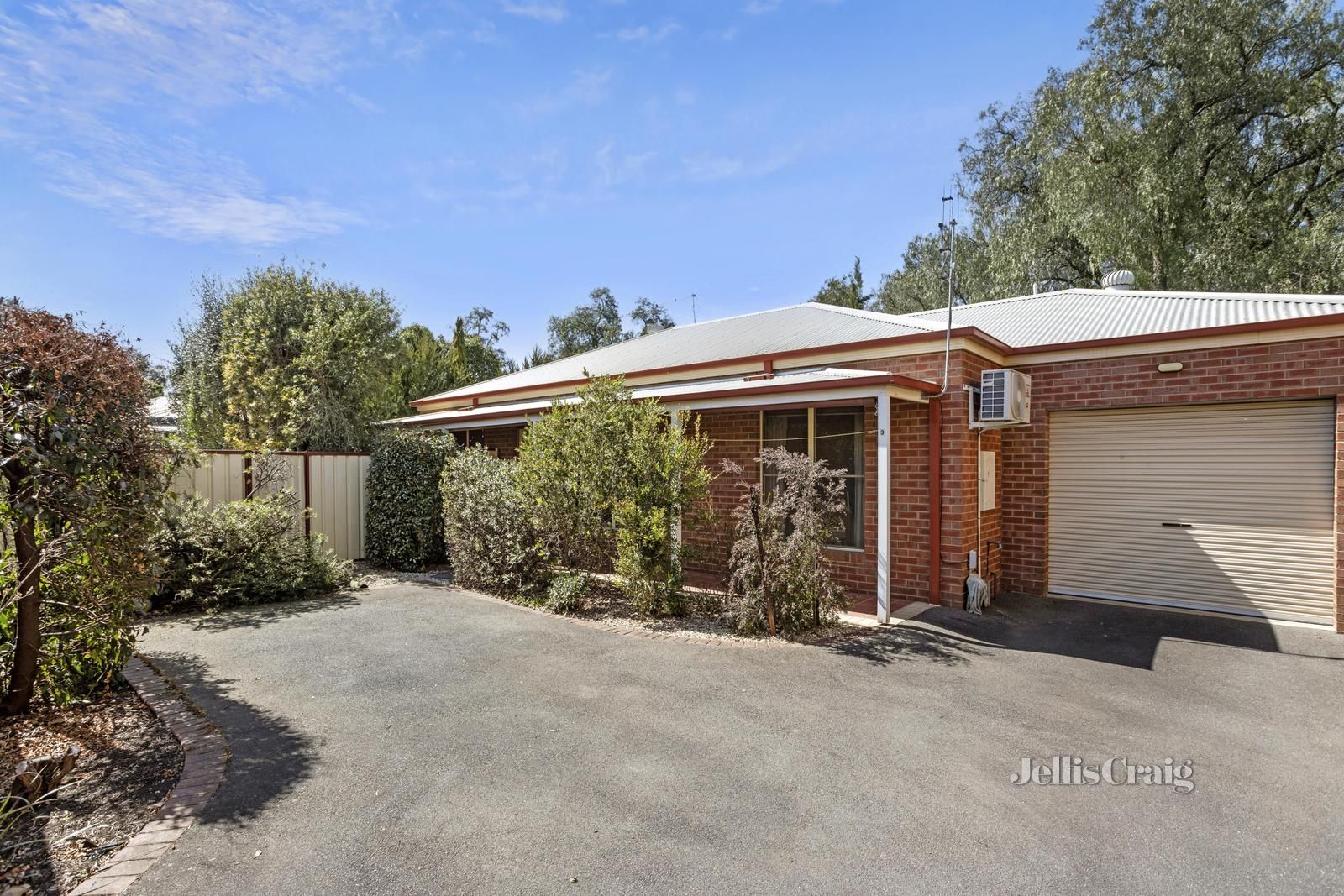 2 bedrooms House in 3/37 Johnstone Street CASTLEMAINE VIC, 3450