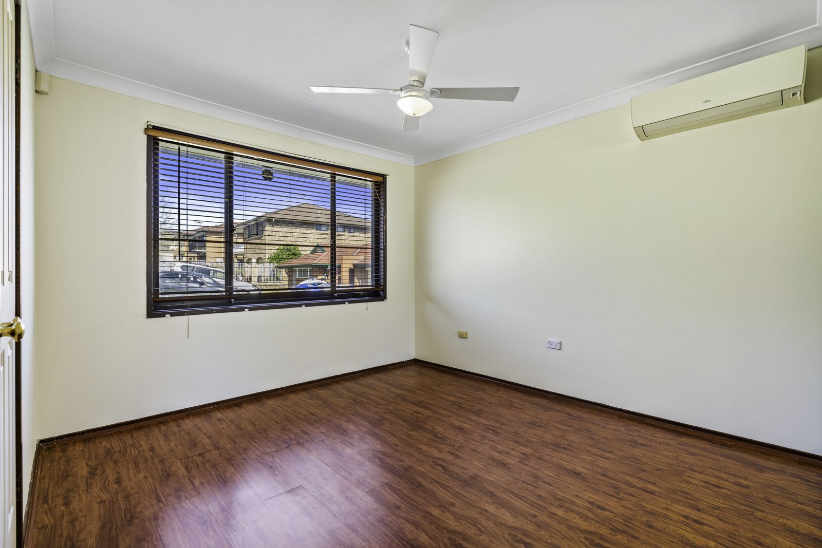 14 Boyer Place, Minto NSW 2566, Image 2