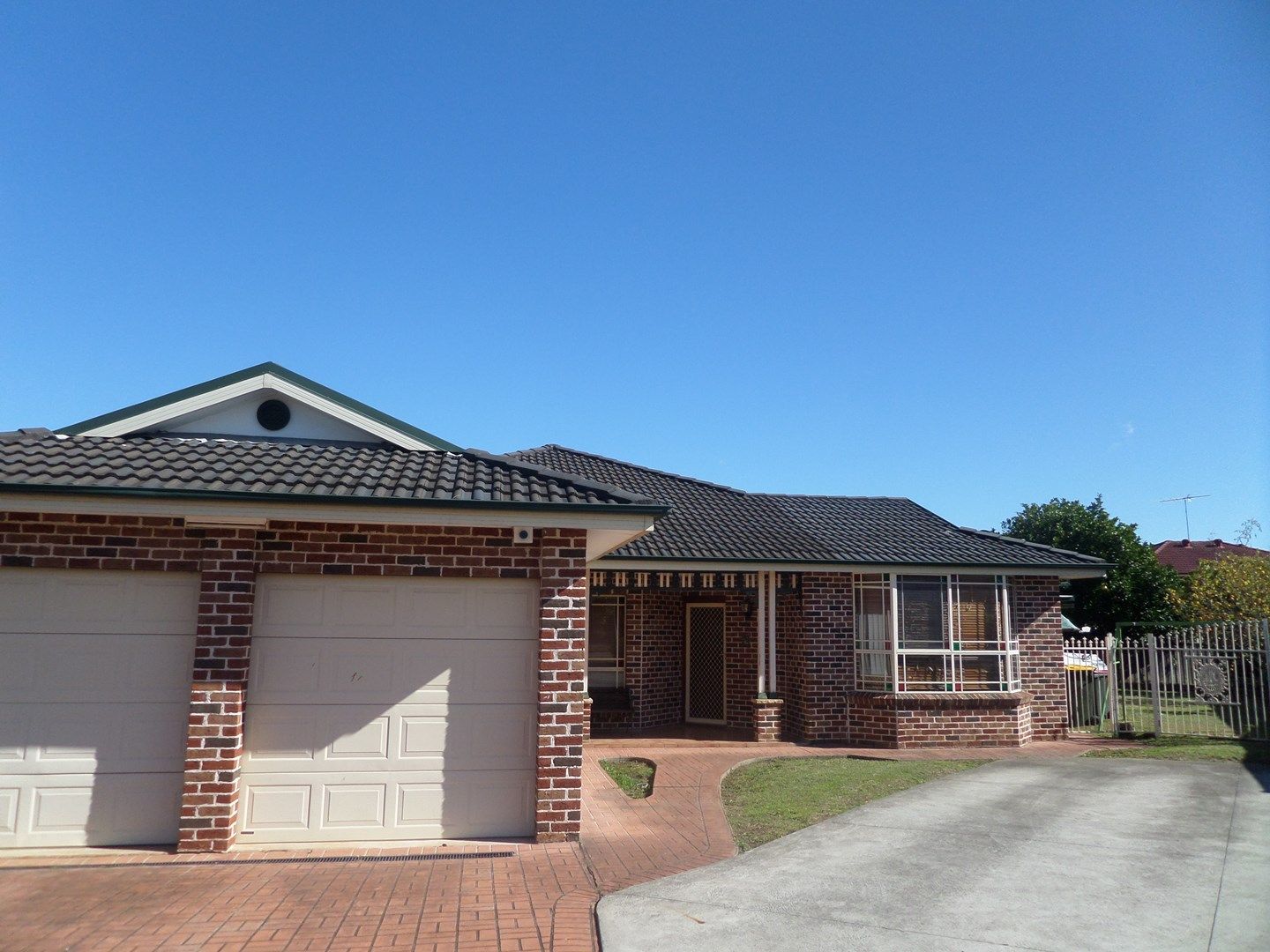 8 Dolphin Close, Green Valley NSW 2168, Image 0