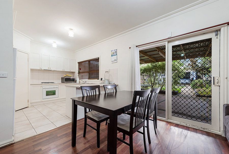 5 Klein Crescent, Roxburgh Park VIC 3064, Image 2