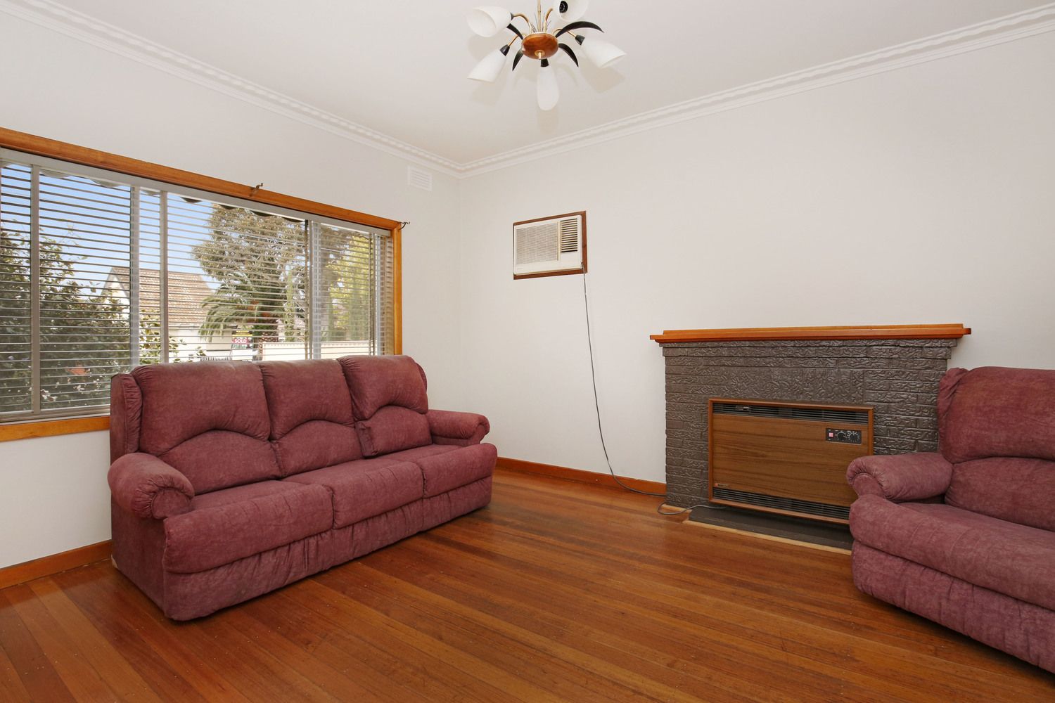 43 Millawa Avenue, St Albans VIC 3021, Image 2