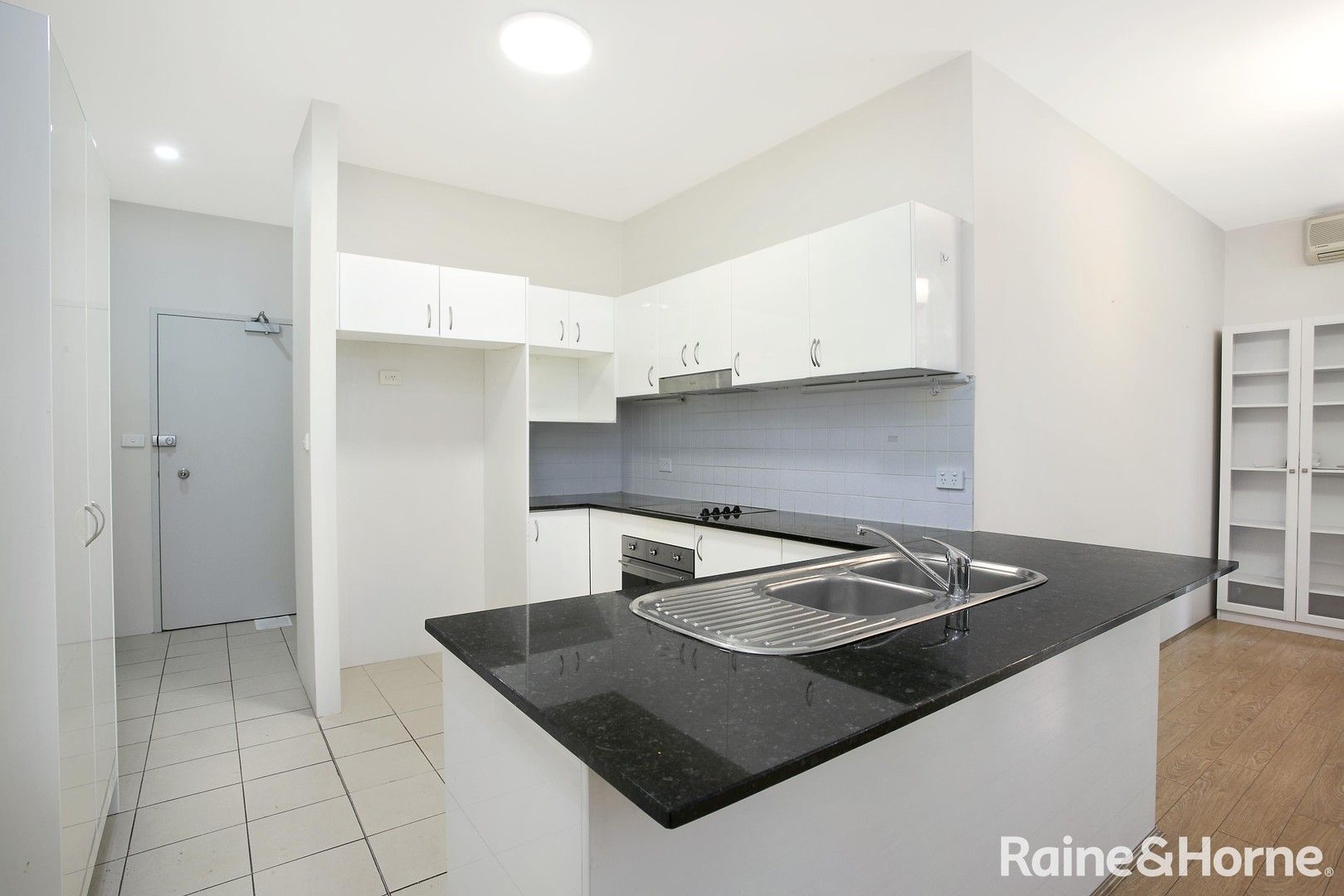 2 bedrooms Apartment / Unit / Flat in 12/15-23 Orara Street WAITARA NSW, 2077