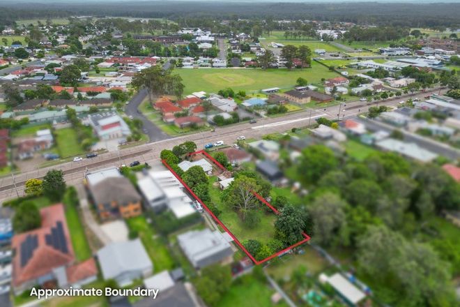 Picture of 62 Chatham Avenue, TAREE NSW 2430