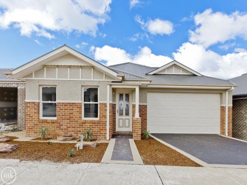 4 bedrooms House in 48 Peterborough Drive DOREEN VIC, 3754