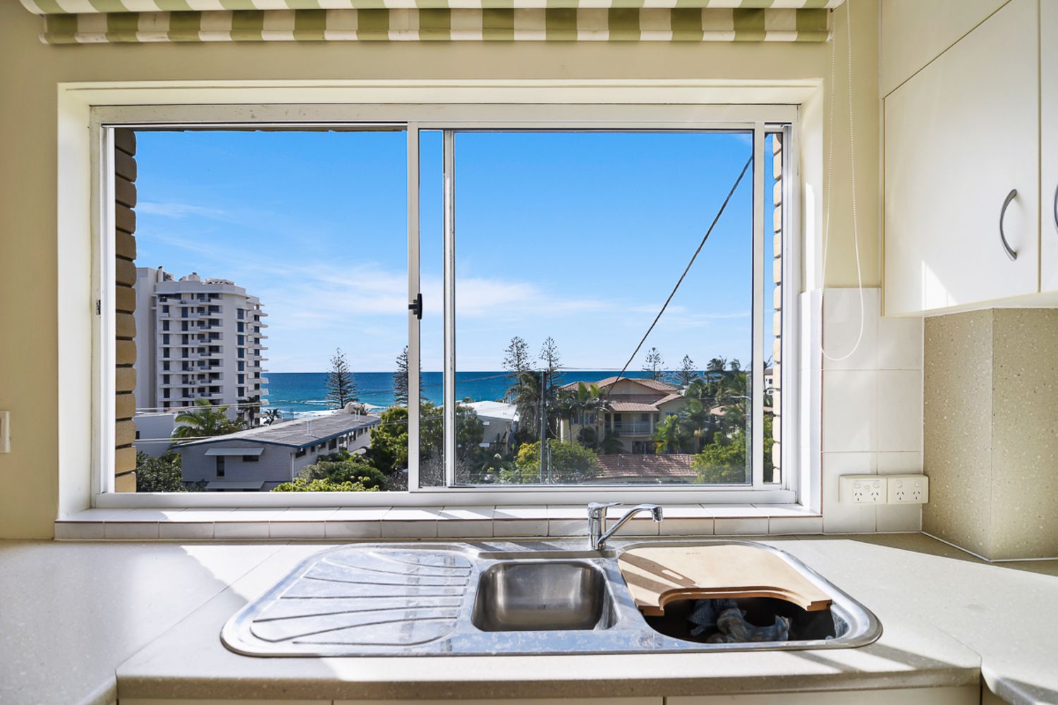 4/18 Coolum Terrace, Coolum Beach QLD 4573, Image 2