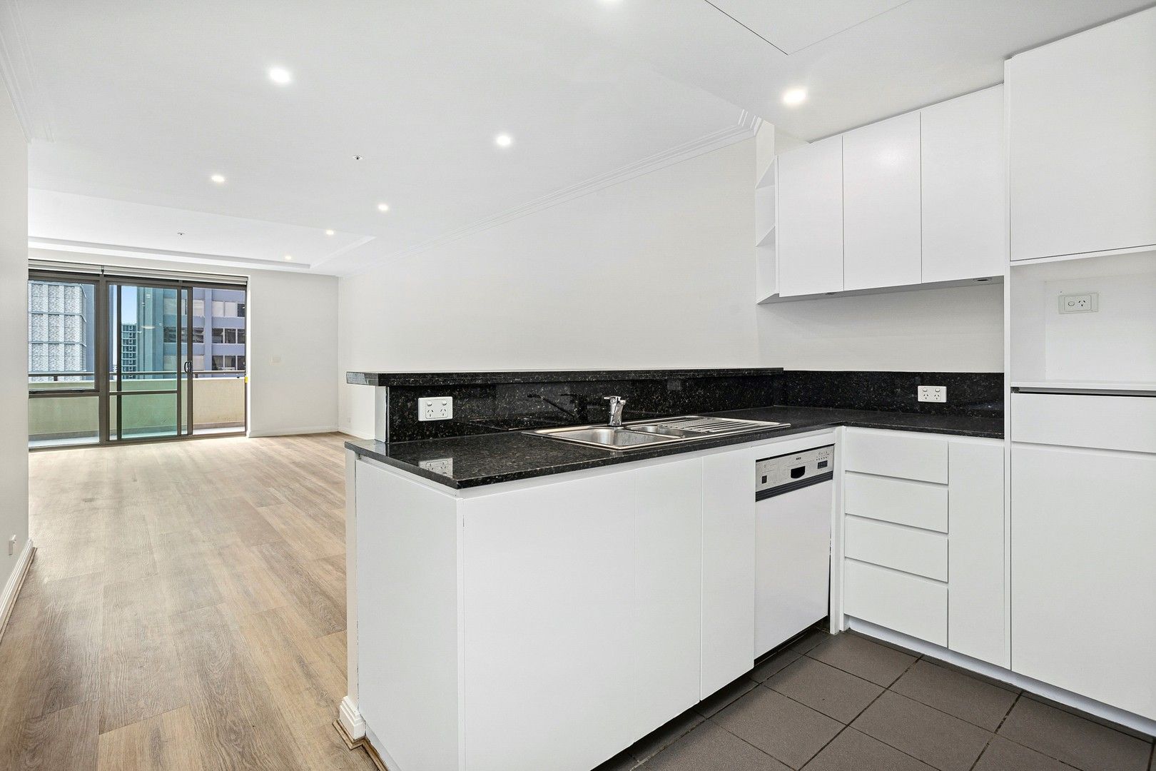 2 bedrooms Apartment / Unit / Flat in 2202/222 Russell St MELBOURNE VIC, 3000