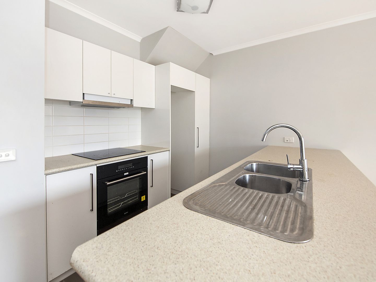 2/3 Orr Street, Heidelberg Heights VIC 3081, Image 1