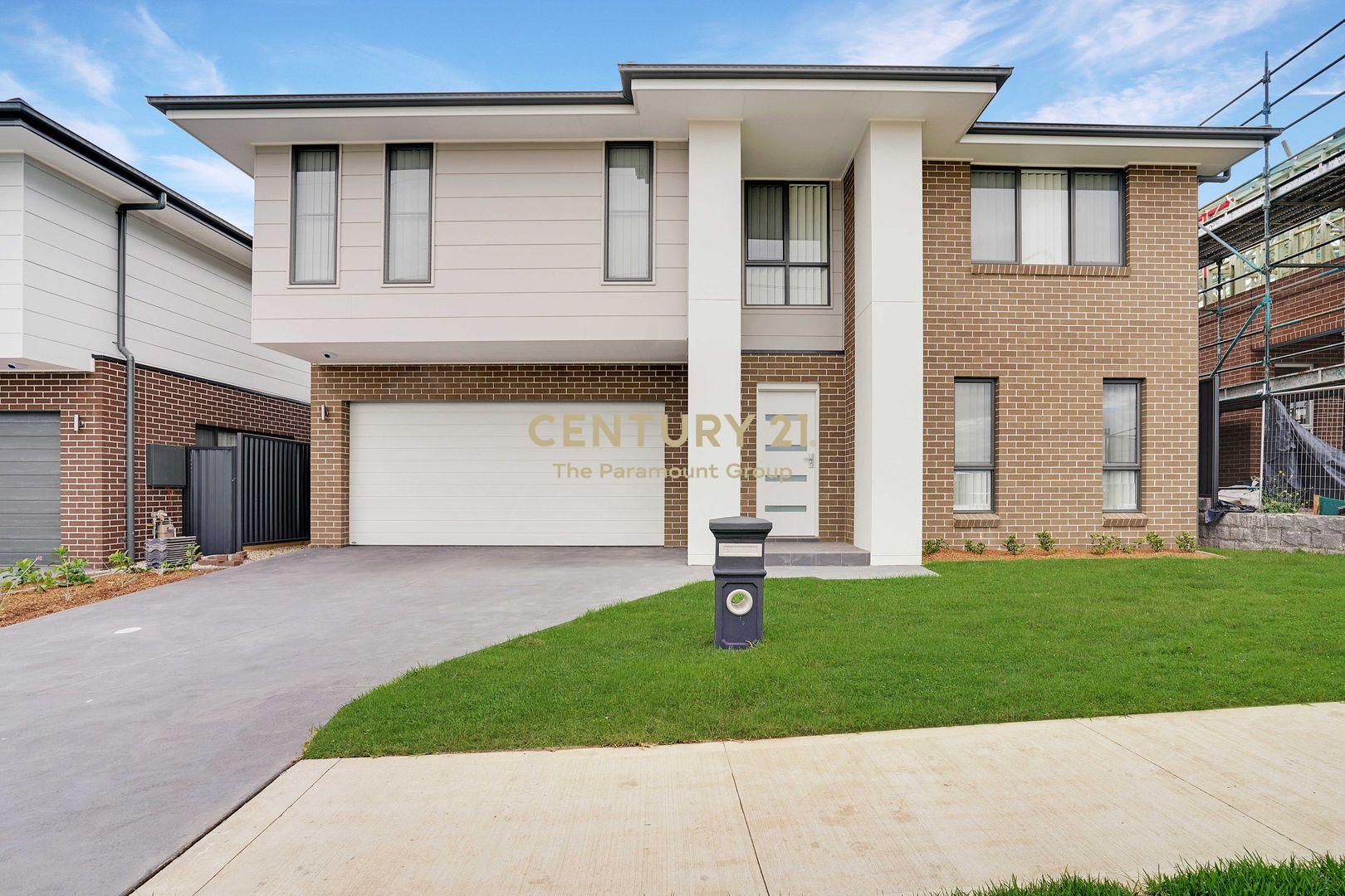 4 bedrooms House in 41b Hillston Cct GREGORY HILLS NSW, 2557
